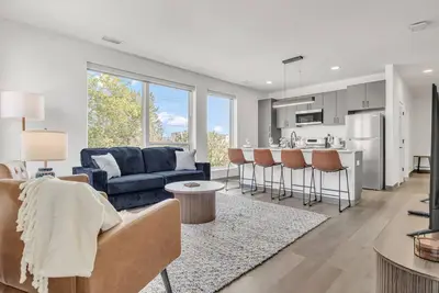 Image de Charming & Central 2br | Cleveland Clinic