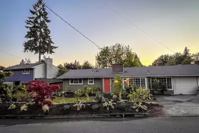 Image de 3-bedroom House 10Min to Lakes, Parks, and Downtown Bellevue