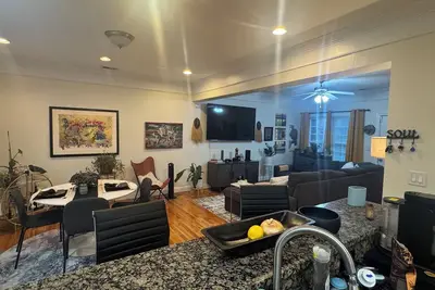 Image de Luxury Canvas & Charm Retreat in Charlotte 28217