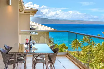Image de Maui Resort Rentals: Honua Kai Konea 834 – 8th Floor Penthouse | Oversized Lanai w/ Ocean & Mountain Views!