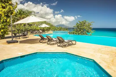 Image de Luxury 2 bedroom Hispaniola Beach View Condo in Sosúa! No hole in the wall!