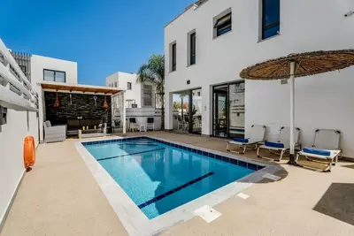 Image de Villa Alassia 16 by Ezoria Villas