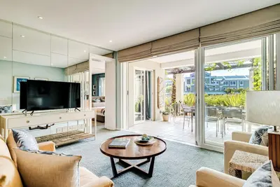 Image de Secure 2bed Apartment in the Marina Carradale 002