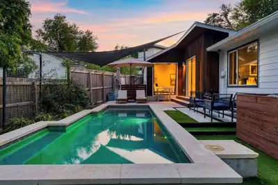 Image de 4bdr House w/ Pool & Guest House in Central Austin