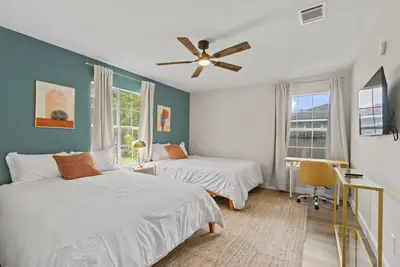 Image de Luxe Spacious 5br Mansion, 2mins to Nrg Stadium, Stays 13, Bbq, Projector, Park