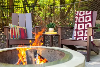 Image de Tree Covered Cottage - Walk to Douglas Beach!