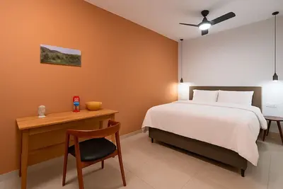 2br Luxurious Apt in Mets 20' From Acropolis