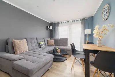 Image de Ossowskiego 28 Katowice | Blue and Green Apartment with Balcony