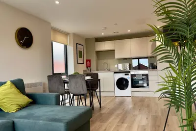 Image de Richmond Row 1 Bed Apartment | Secure Parking & Ev