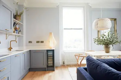 The Railway House - Platform 6