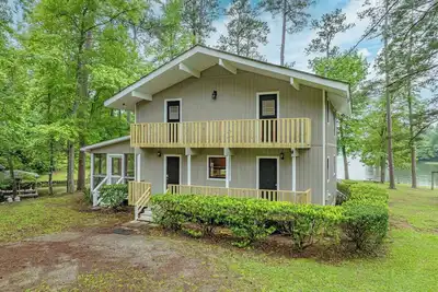 Image de Hidden Gem Lakefront Home with Boat Dock & Private Boat Ramp