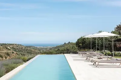 Image de Adesso - Quatre Chambres Villa, Couchages 8