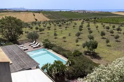 Image de Oliva - Sept Chambres Villa, Couchages 14