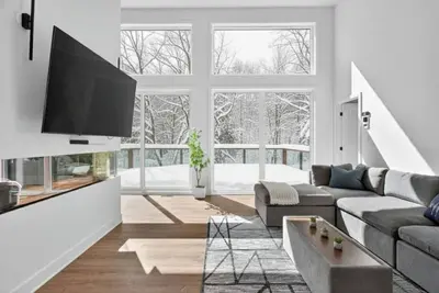 Image de Chalet Lumina - Private Spa, Fire Pit, Pool Table