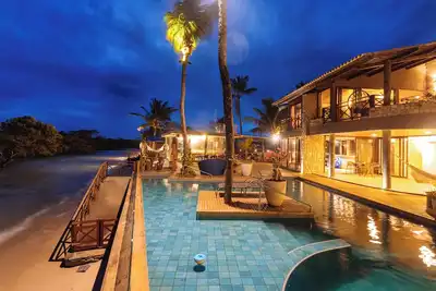 Image de Casa Aysú Bsm, right on the sand for up to 24 people, in Barra de São Miguel in Alagoas