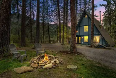 Image de Away from it all A-frame! Sleeps 6•Pet friendly