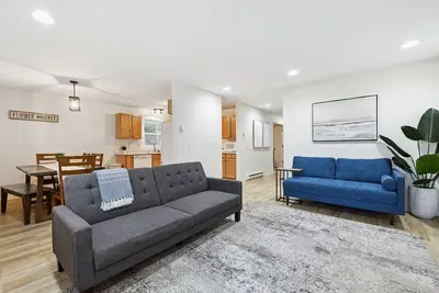 Image de Beautiful 3 Bed/1 Bath Duplex in a quiet neighborhood near downtown Minneapolis