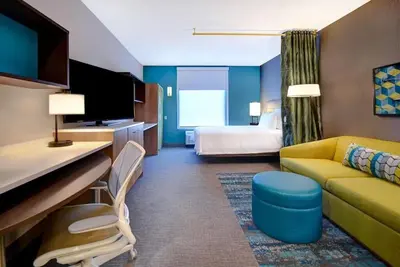 Image de Your Home Away From Home! Onsite Pool, Kitchen, Free Breakfast, Parking!