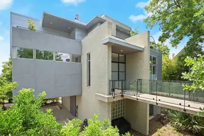Image de Downtown Austin Gem I Pet-friendly 4br home I Walk Everywhere!