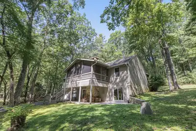 Image de Cozy 4bdr Sapphire Home w/amenities & Narrows Falls