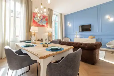 Image de 𝐇𝟏𝟏 [Lumière D'or] Centro