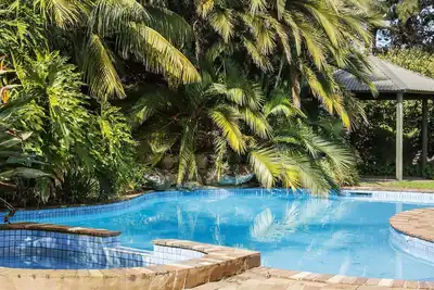 Image de Poolside Palms Oasis