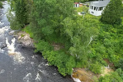Image de Le Refuge des Eaux Vives — jacuzzi, rivière et rapides