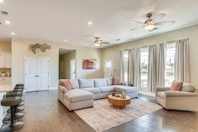 Image de Golf, Shop & Explore: Home 5 Mi to Dtwn Midland!