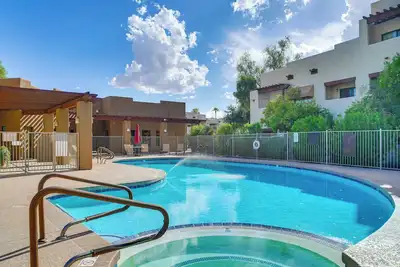 Image de Unwind Poolside! Condo 1 Mi to South Mountain Park