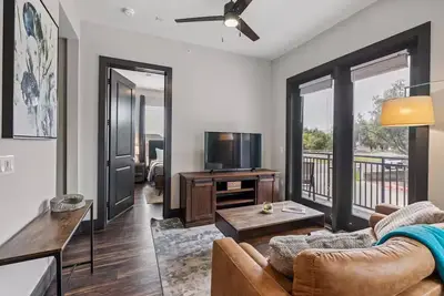 Image de 2-bedroom apartment in charming Austin with fitness room, Ac