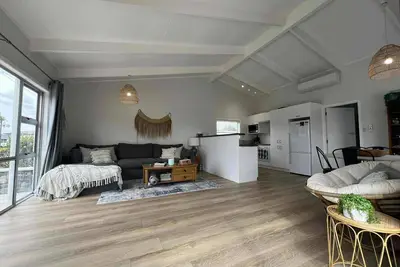 Image de Hosts on the Coast Sea Breeze Retreat