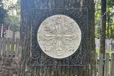 Image de Cozy Basement Suite with Private Patio and Fire Pit