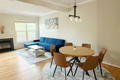 Image de Cozy 3br townhome with parking near Dulles Airport