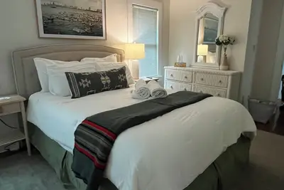 Image de Charming 3-bedroom cottage New Buffalo Walk to Downtown and Beach -Pets allowed