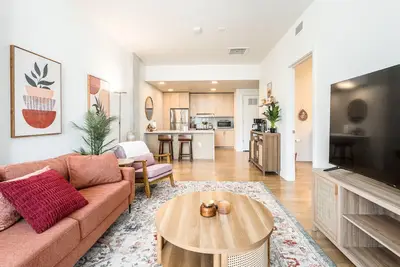 Image de King Bed, Coffee Bar, Free Parking, Hot Tub