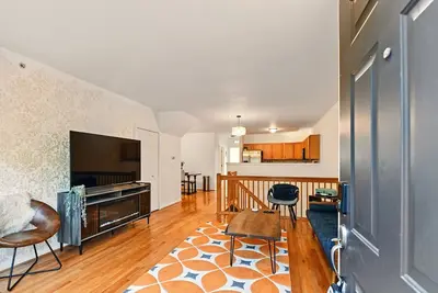 Image de Downtown Detroit Big Cheese Executive Retreat Walk to Stadiums, Concerts & Fox