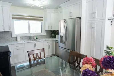 Image de Modern 2br Haven - Walk to Transit, Dining & Entertainment