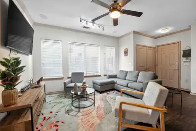 Image de Winter Special-3rd Night Free |Near Ut+Dkr Stadium