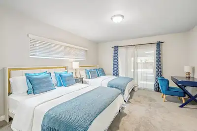 Image de Excellent location/near Disney/Universal Studios/8br/4. 5ba/quiet/beautiful