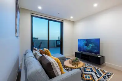 Image de Msa Vision: 3-Bed 2-Bath apartment with Balcony, City Views, Gym, Pool & Parking