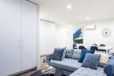 Image de Msa Vision: 3-Bed 2-Bath apartment with Balcony, City Views, Gym, Pool & Parking