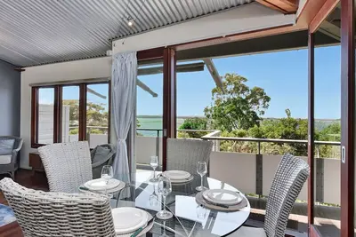 Image de Gloucester Retreat A, 23a Gloucester St - Pet Friendly, WiFi, Linen and Bed Making