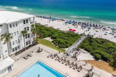 Image de 30a Beach House \"30a Getaway\" - Beach Access, Gulf Front Pool, 4 Bikes Incl
