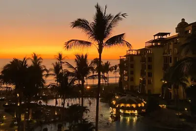 Image de Beachfront Ocean View Condo! Villa La Estancia