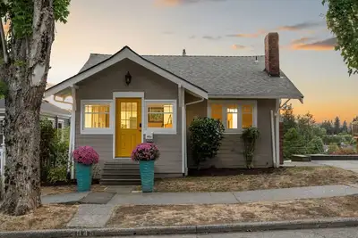 Image de Sunset Views | Dogs Ok | 15 min to World Cup Games