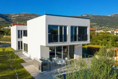 Image de Wonderful  5-bedroom villa with  swimming pool in Kaštel near Trogir and Split