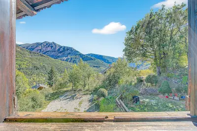 Image de Chambre d'hôtes 'Poème et Aquarelle' avec vue sur la montagne, terrasse partagée et Wi-Fi