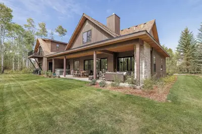 Image de Luxury Redtail Sanctuary | Hot Tub • Game Room