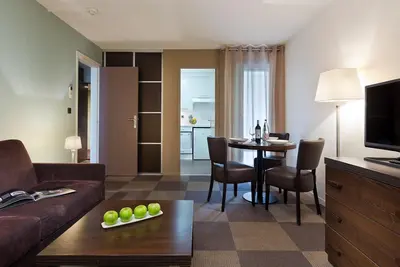 Image de Appartement avec vue piscine/parc