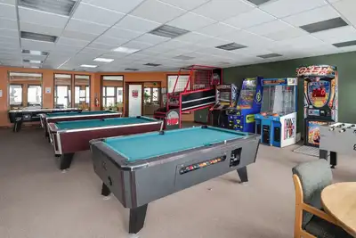 Image de Granby Condo with Mountain View & Ski Access